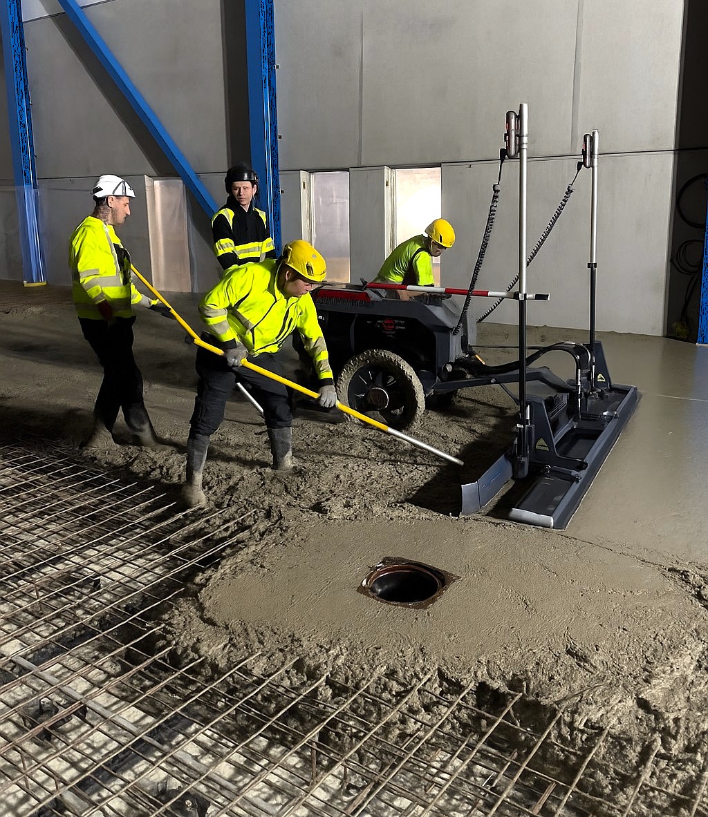 Premiärgjutning med eldriven Cooperhead